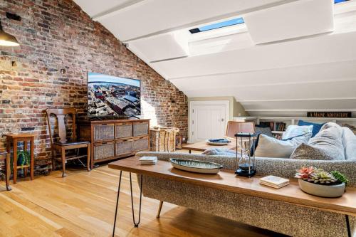 Luxury Penthouse Steps from Downtown Portland