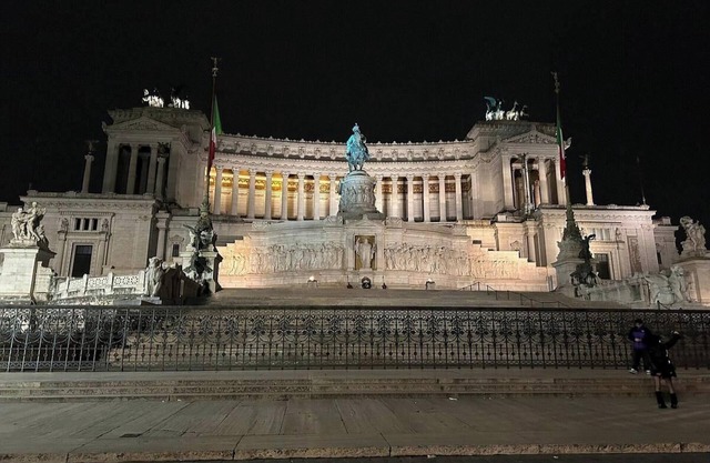 Luxury Penthouse with Stunning Views of Piazza Venezian