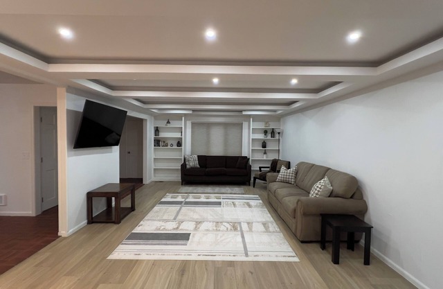 Luxury Premium Beds Near Johnson County Community College, Overland Park