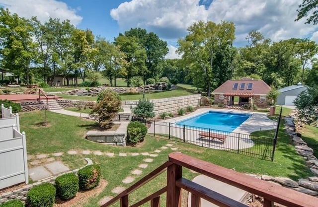Luxury Ranch on Kenny Rogers’ Former Estate – Pool, Trails, Animals & Firepit