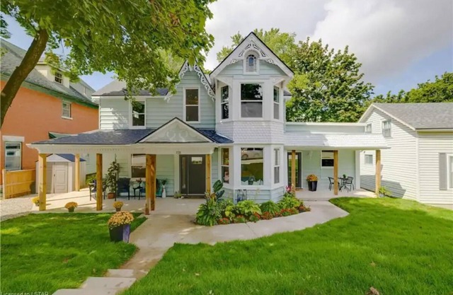 Luxury Remodeled 5-bedroom Home - The Green Victorian