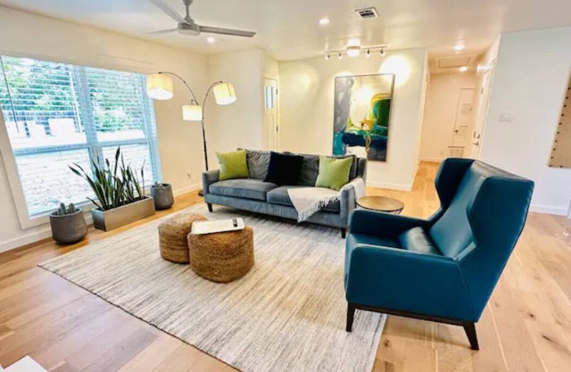 Luxury Rennovated 4BR in ATX 10 min from Domain & DT