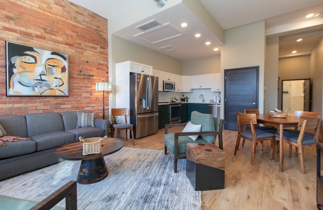 Luxury Residential Suite Duluth Press 101