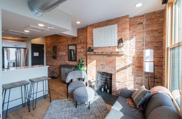 Luxury Residential Suite Duluth Press 201