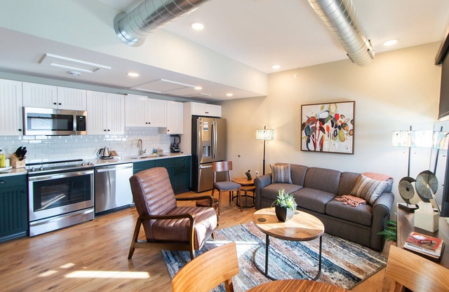 Luxury Residential Suite Duluth Press 202