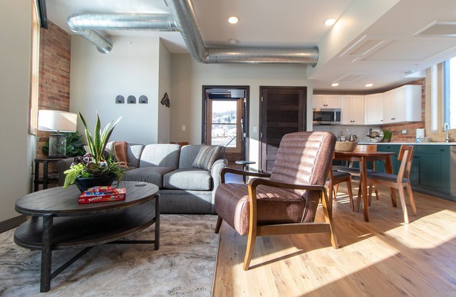 Luxury Residential Suite Duluth Press 203
