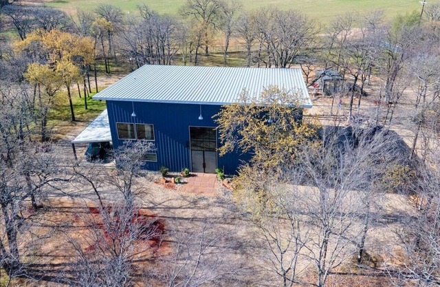 Luxury Retreat on 3.16 Acres in the Heart of Texas Horse Country