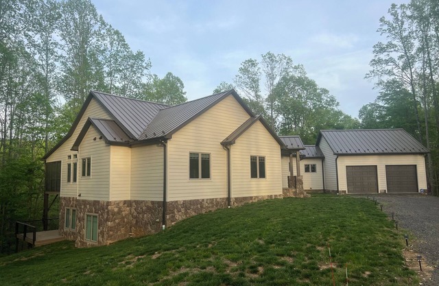 Luxury Retreat - Perfect for Weddings, Furniture Market Visits, and Relaxation