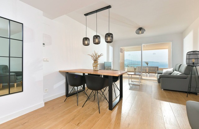 Luxury sea view apartment