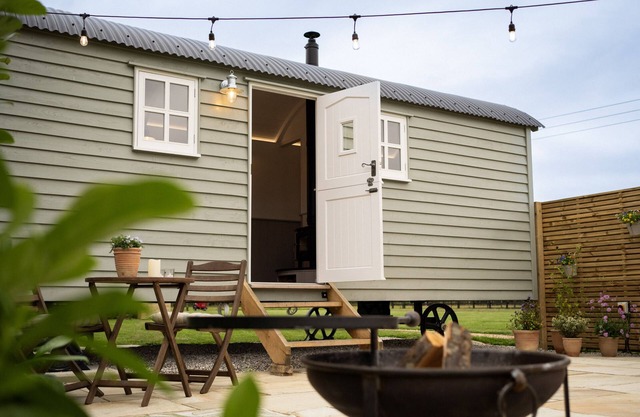 Luxury Shepherds Hut, outdoor area and hot tub