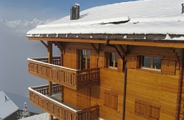 Luxury Ski Apt Located In Quiet Traditional Swiss Village. Beautiful