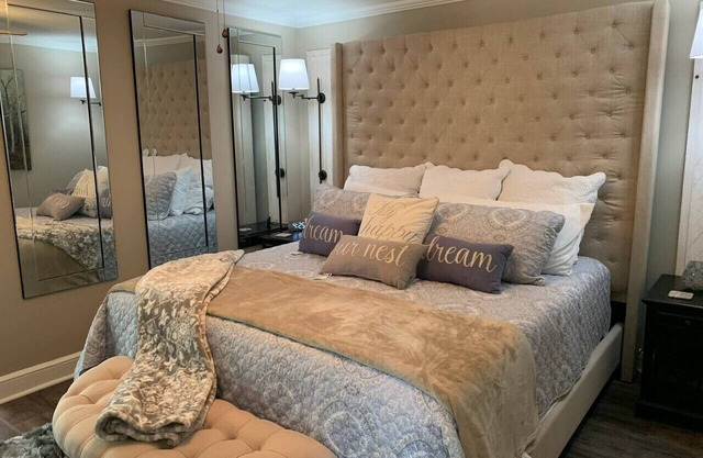 Luxury Spa Suite on 3rd