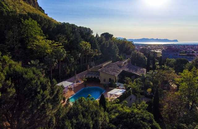 Luxury SPA Villa with Private Pool, Jacuzzi,Pine Forest - Available for Weddings