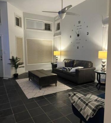 Luxury Spacious 5-Bedroom Home