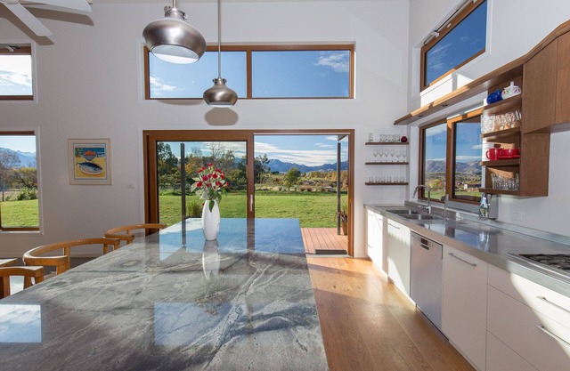 Luxury spacious house with large secluded grounds