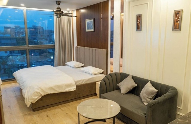 Luxury studio apartment—family/couple friendly—w/rooftop garden and pool