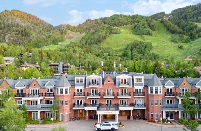 Luxury Studio at Aspen Mountain Residences w/complimentary breakfast!