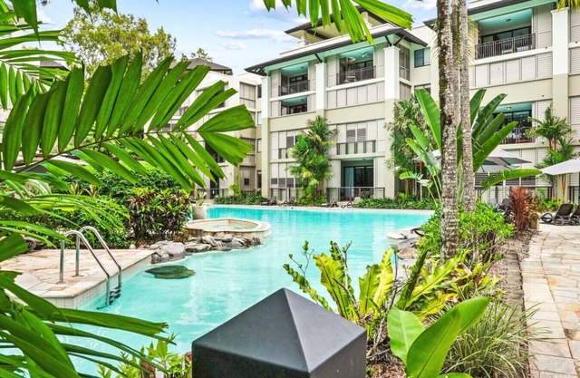 Luxury Studio in Palm Cove Resort | Steps to Beach & Pools