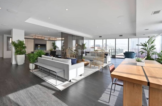 Luxury Studio with King bed Gym near MIT Harvard in Central Square!