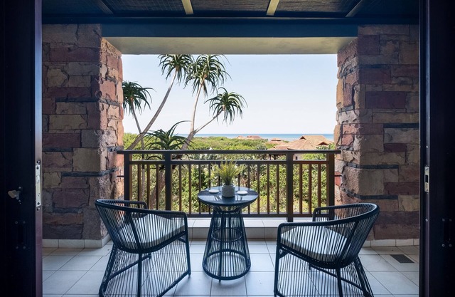 Luxury Suite within The Capital , Private Beach
