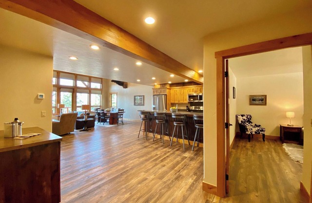 Luxury Townhome next to Clubhouse