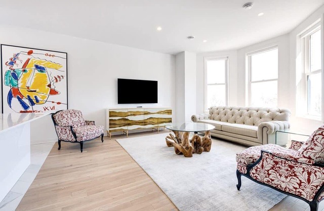 Luxury Two Floor Penthouse, 4 BDR + Rooftop - C