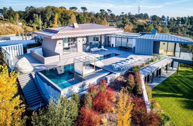 Luxury villa in a Golf Course