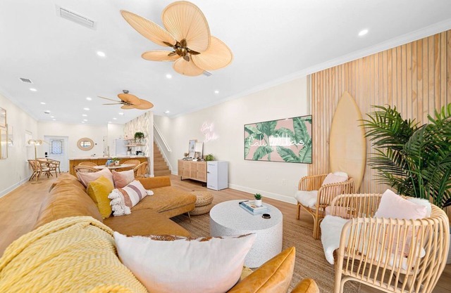 Luxury Villa, 2.5 Blocks from the Beach with Hot Tub, Fire Pit and Outdoor Oasis