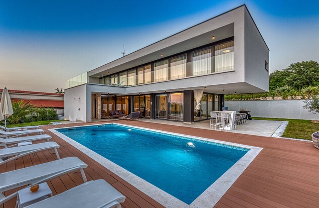 Luxury Villa Eleven near Rovinj for 10 persons only 4 km from the Beach