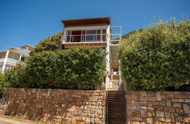Luxury Villa is situated in the heart of Kalk Bay, on the warm False Bay coast.