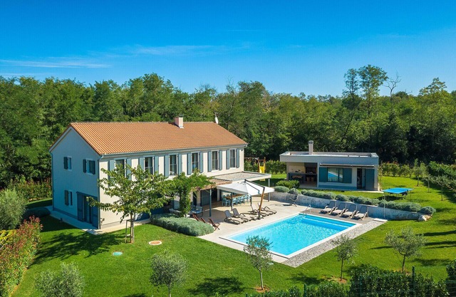 Luxury villa Povetica with pool in Vižinada