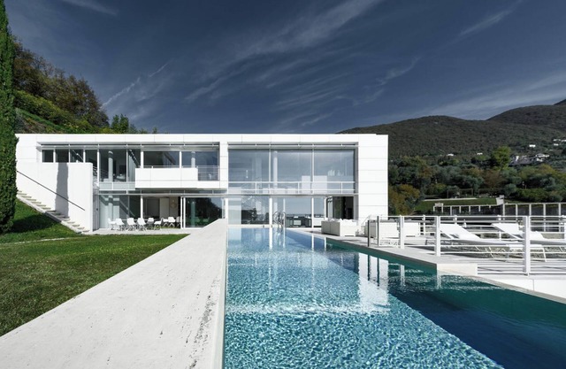 Luxury Villa with infinity pool and lake view from architect Richard Meier