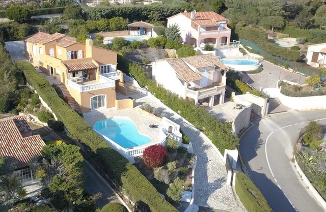 Luxury villa with swimming pool
