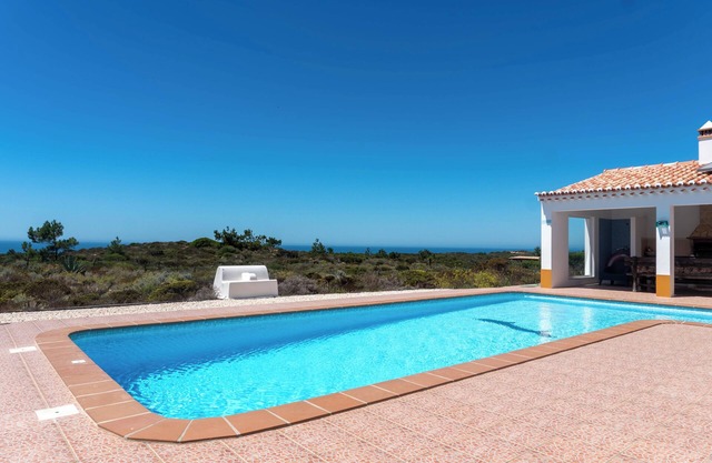 Luxury villa with pool, with Wide View Mar.
