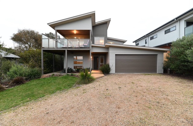 Luxury Waratah Bay Beach House with sweeping views of Wilsons Prom