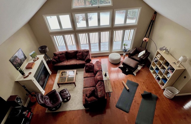 Luxury Waterfront Retreat, 4-bedrooms + bunkie and private dock, AC and Wifi