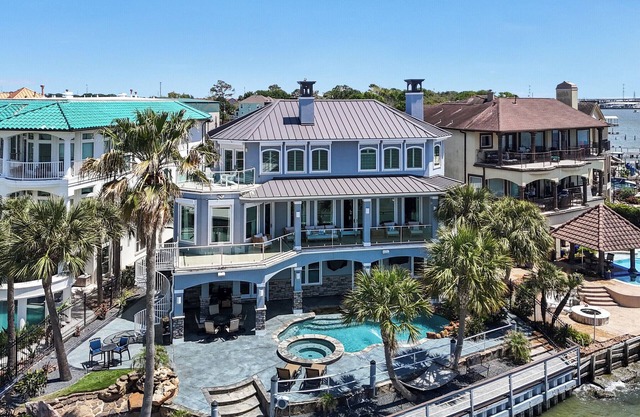 Luxury Waterfront Estate-Private Pool/Sunset Views