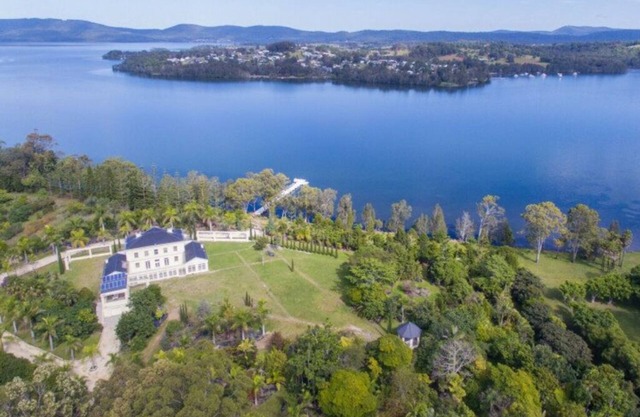 Luxury Waterfront property on Wallis Private Island Forster w/fishing, hiking