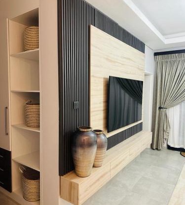LuxVilla Sarona