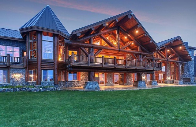 LX28: Gold Beach Oceanfront Estate