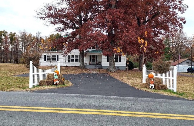 LYNCHBURG/LIBERTY U - AMISH COUNTRY LUXURY ESTATE