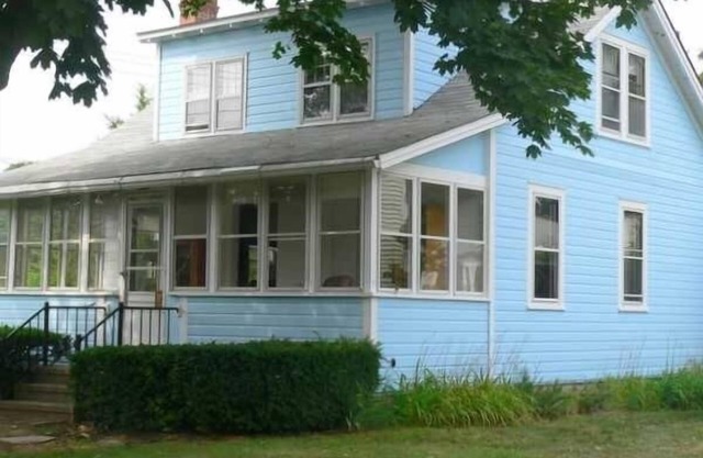 Madison Beach House Just Steps To Private Beach On LI Sound At 7 Pent Rd
