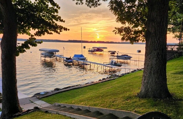 Madison Lakefront Cottage, 10 mt to dt Madison ~ 1 mile to bike trail