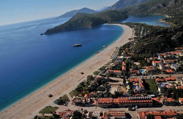 Magic Tulip Beach Hotel
