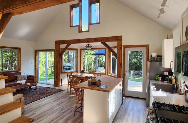 Magical Retreat Cottage - Brilliant Autum Colors and Waterfalls - Extreme Peace