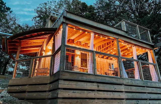 Magical Tennessee Tiny House with a Rooftop Deck