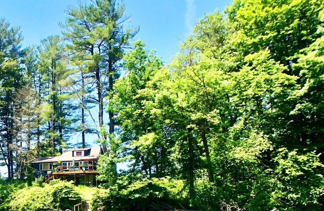 Magical Waterfront Escape from the city located in the Hudson Valley!