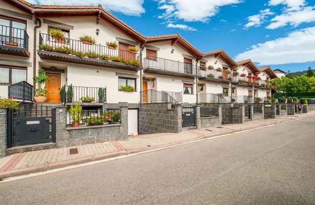 Magnífica casa con jardin, BBQ e hidromasaje