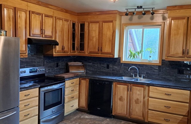 Magnetawan River beauty, located on 10 acres very peaceful and private.