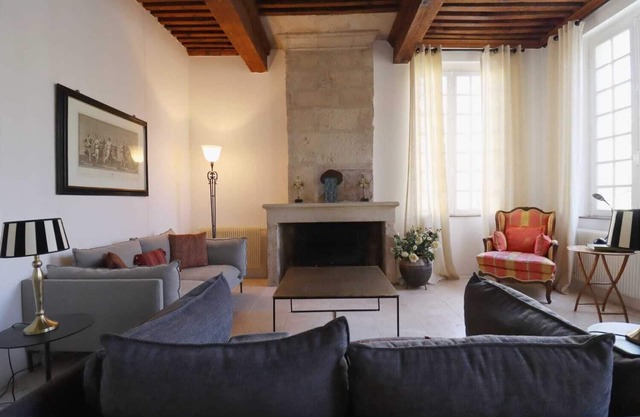 Magnificent apartment on Place aux Herbes- 16th century building